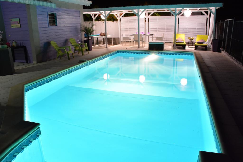 Villa Amethyste Avec Grande Piscine Privee, Jardin Clos, Parking Prive Le Robert Luaran gambar